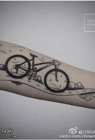Osvježavajući modni model tetovaže bicikla