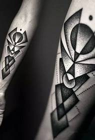 Pantun tattoo geometri hideung