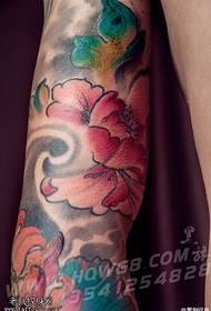 Vzorec atmosferskega lotosa za tetovažo