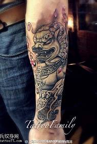 Taʻaloga tattoo samo a leona i le ea