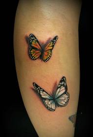 Frisk og elegant sommerfugl tatovering
