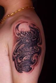 Big arm modna tetovaža zvijeri