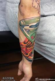 Arm metalni koktel tetovaža uzorak