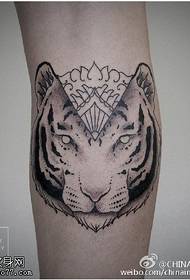 Blækprik sting tiger tatoveringsmønster