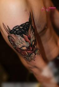СОУЧНО слика за тетоважа со рака на ветер