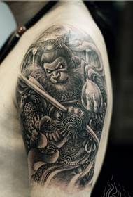 Immagine di immagine del tatuaggio della scimmia di sguardo bello del braccio di modo di personalità
