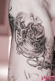 手臂内侧章鱼的宝贝纹身图片