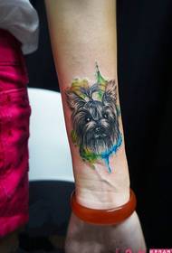 Imagem de tatuagem de moda de braço de cão de estimação