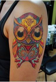 Gyönyörű kedves liba bagoly tetoválás kép a karján