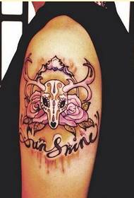 Bergaya lengan cantik mencari gambar pola tato antelope berwarna-warni