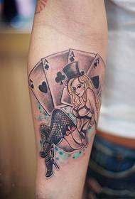 Sexy poker meisje arm tattoo foto