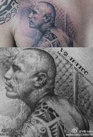 Совршена странична тетоважа шема на портрети за лице