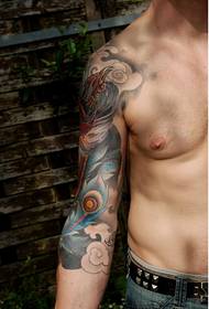 Moda masculina braço masculino boa aparência phoenix tatuagem imagem padrão