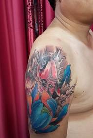 Tre nydelige lotus store koi-tatoveringsdesign