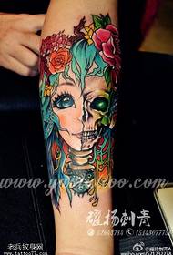 Arm color personality rose girl tattoo larawan