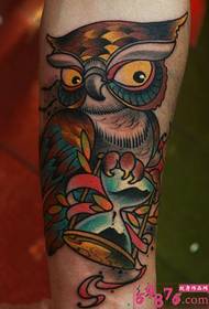 Owl hourglass European and American wind arm tattoo pictures