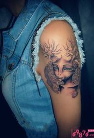 Gambar tato lengan pohon elf