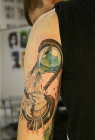 Immagine del modello del tatuaggio della clessidra di modo del braccio di personalità bella