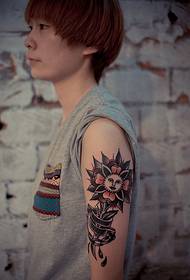 Personality sun flower arm tattoo picture