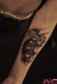 Imagen de patrón de tatuaje de brazo creativo alternativo