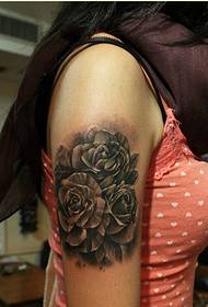 Female arm beautiful nice-looking rose tattoo pattern picture