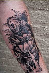 Mode arm vacker lotus bläckfisk tatuering mönster bild