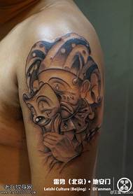 Iphethini le-tattoo eline-naughty clown