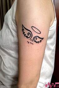 Малюнак татуіроўкі на крылах анёла
