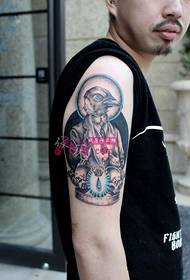 Photo de tatouage de bras créatif cool M. bras