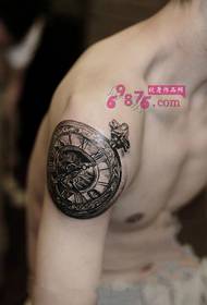 Винтидж снимка на татуировка на джобен часовник