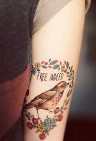 Image de tatouage couleur oiseau