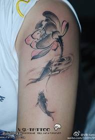 Elegant Lotus Fësch Fësch Tattoo Muster
