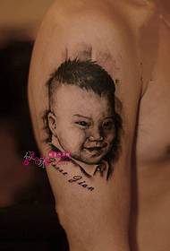 Schattige jongen portret arm tattoo foto
