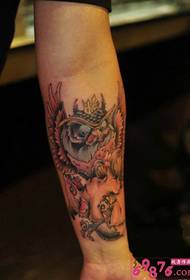 Creative European style wind crown owl arm tattoo picture