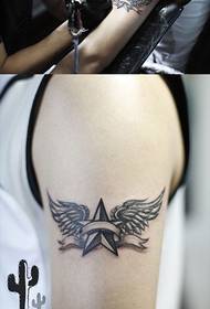 Pattern di tatuaggi di ali di stella