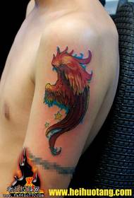 Padrão de tatuagem de fênix vermelha de braço vermelho
