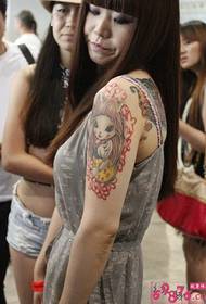 Kagandahan alternatibong pusa batang babae tattoo tattoo