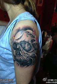Kar fekete hamu tetoválás minta