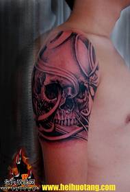 Shoulder red red bright tattoo pattern