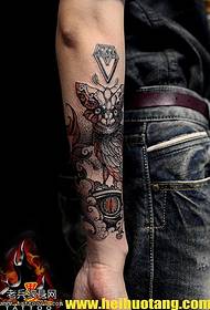 Arms, European and American style, wind fragments, diamonds, omniscient eye, owl tattoo pattern