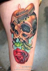 Personalidad del brazo, color europeo y americano, imágenes de tatuaje de calavera rosa