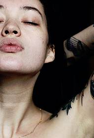 Csábító szépség kar szexi tetoválás minta