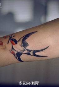 Arm color personality swallow tattoo pattern