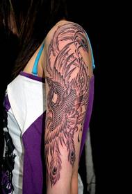 腕の雰囲気のフェニックスのタトゥー