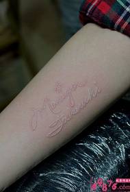Gambar lengan tato font bahasa Inggris putih