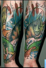 Dé un patrón de tatuaje de pez de brazo de paquete de personalidad