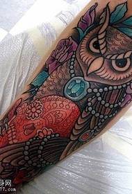 Тетоваже сова у боји руке дијеле и тетоваже