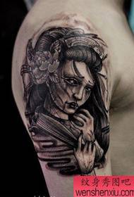 слика Узорак тетоваже гејше за велику руку