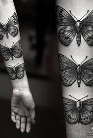 Arm vlinder tattoo patroon