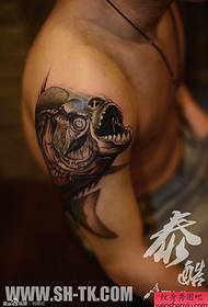 patrón de tatuaje de brazo masculino tiburón 2